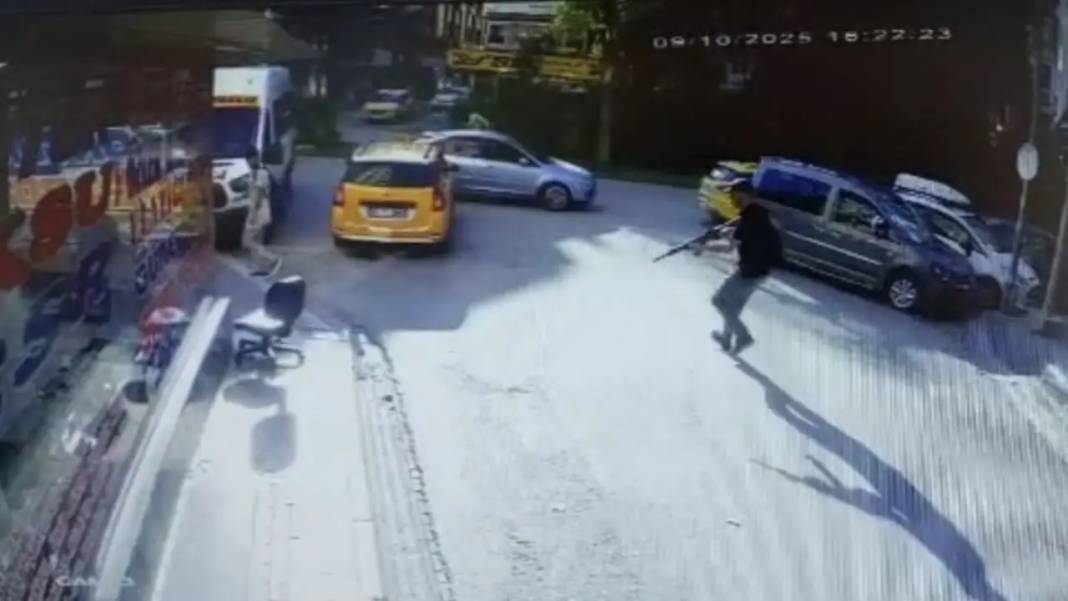 Adana’da Oyun Salonuna Pompalı Tüfekle Saldırı Kameraya Yansıdı! 3